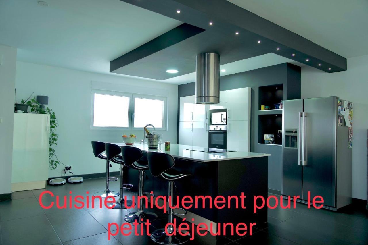 B&B Chez L'Habitant Chambre Privative Sur La Route Des Vins Tv Parking Box Velo Issenheim ภายนอก รูปภาพ